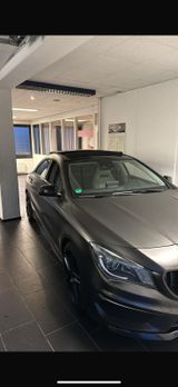 Mercedes-Benz Mercedes CLA 45 AMG 4Matic - Mercedes-Benz CLA 45 AMG aus 2014