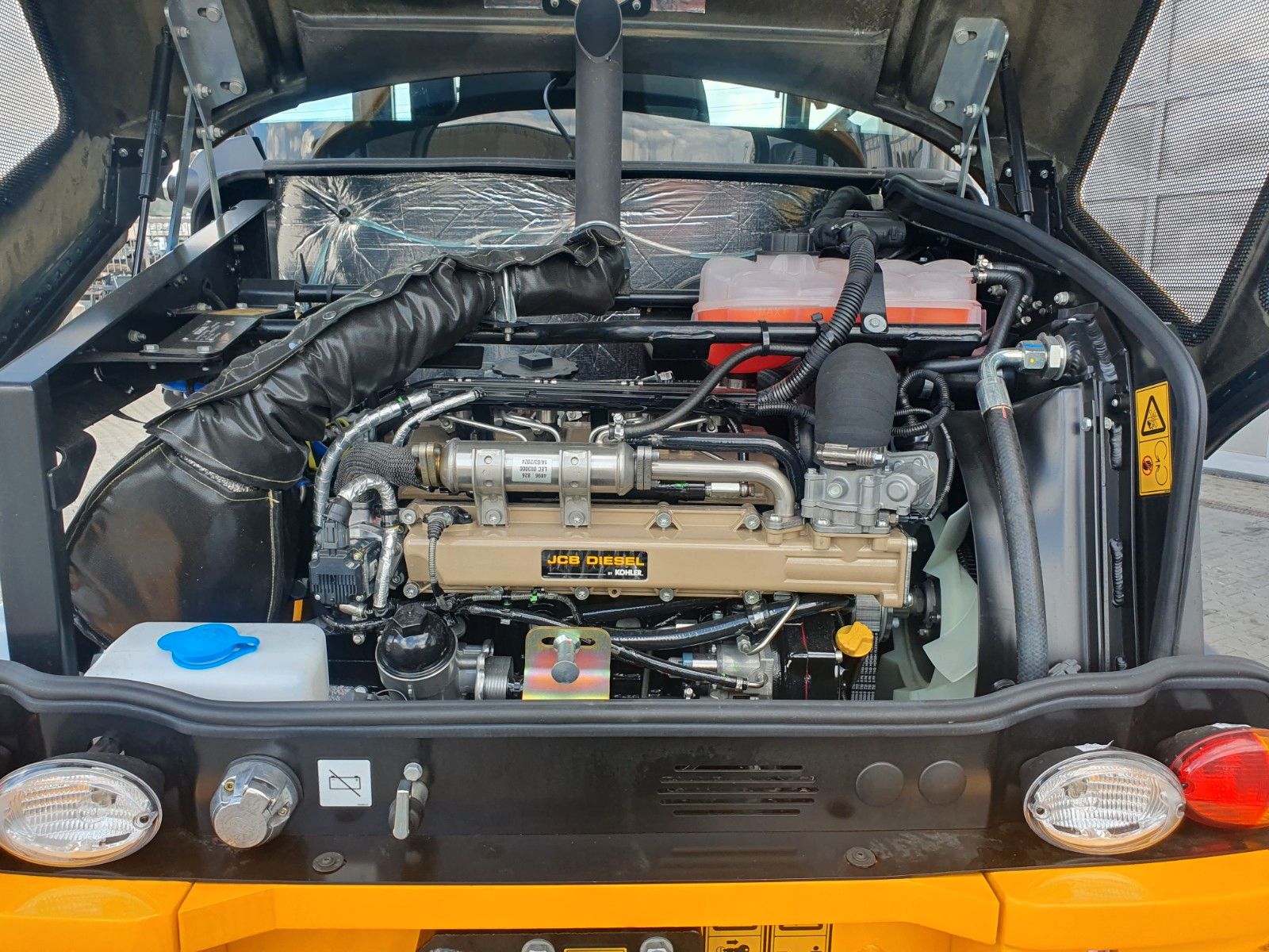 Fahrzeugabbildung JCB TM 220 SV C / Neufahrzeug / Teleskop / Gabel