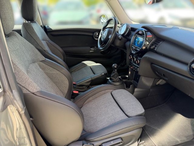 Fahrzeugabbildung MINI One +RADIO+KLIMA+LED+PDC+TEMPOMAT+BT+UVM+