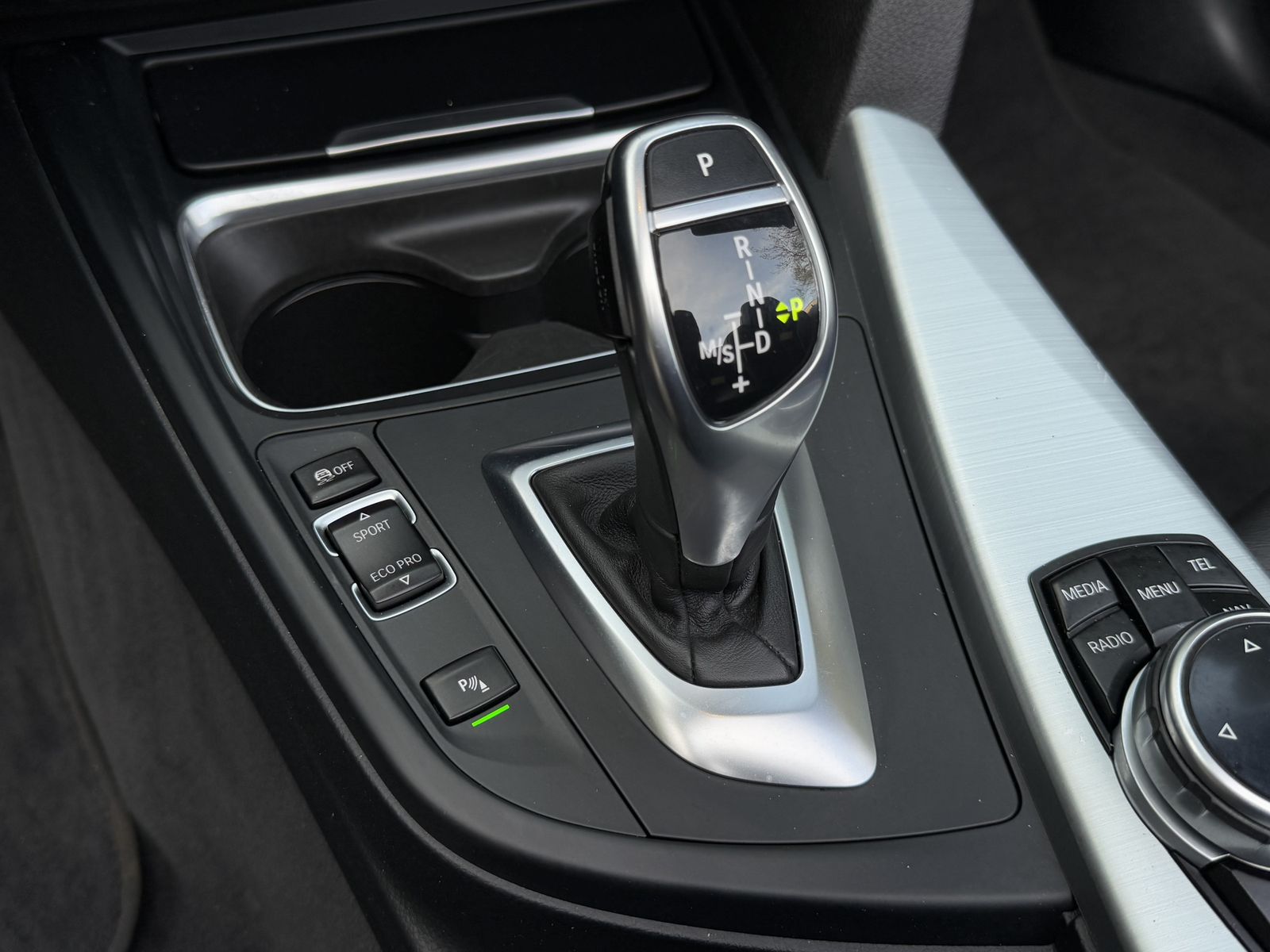 Fahrzeugabbildung BMW 420 d Cabrio M Sport Aut. XEN+SHZ+KAM+NAV+LEDER+
