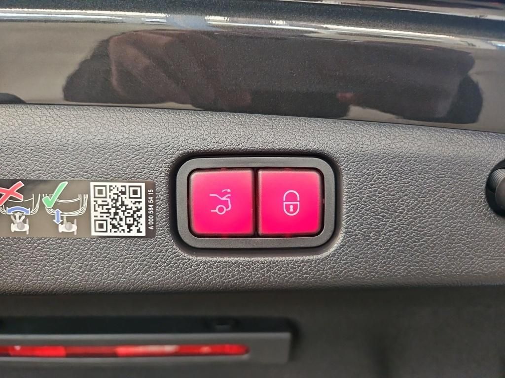 Fahrzeugabbildung Mercedes-Benz E 200 4M Limousine ++AMG+AHK+21''ZOLL+PANO+HEAD+