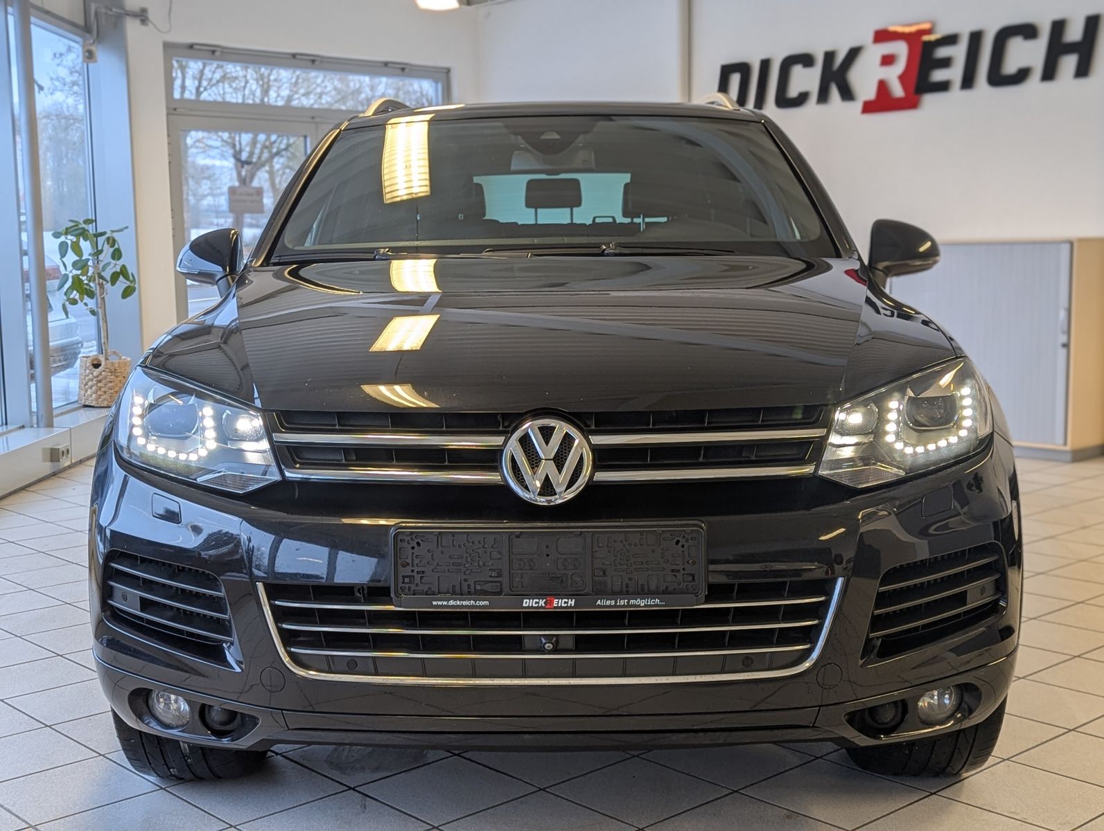 VW Touareg V6 3.0TDI Luft Leder AHK ACC Cam 20" - Image 2