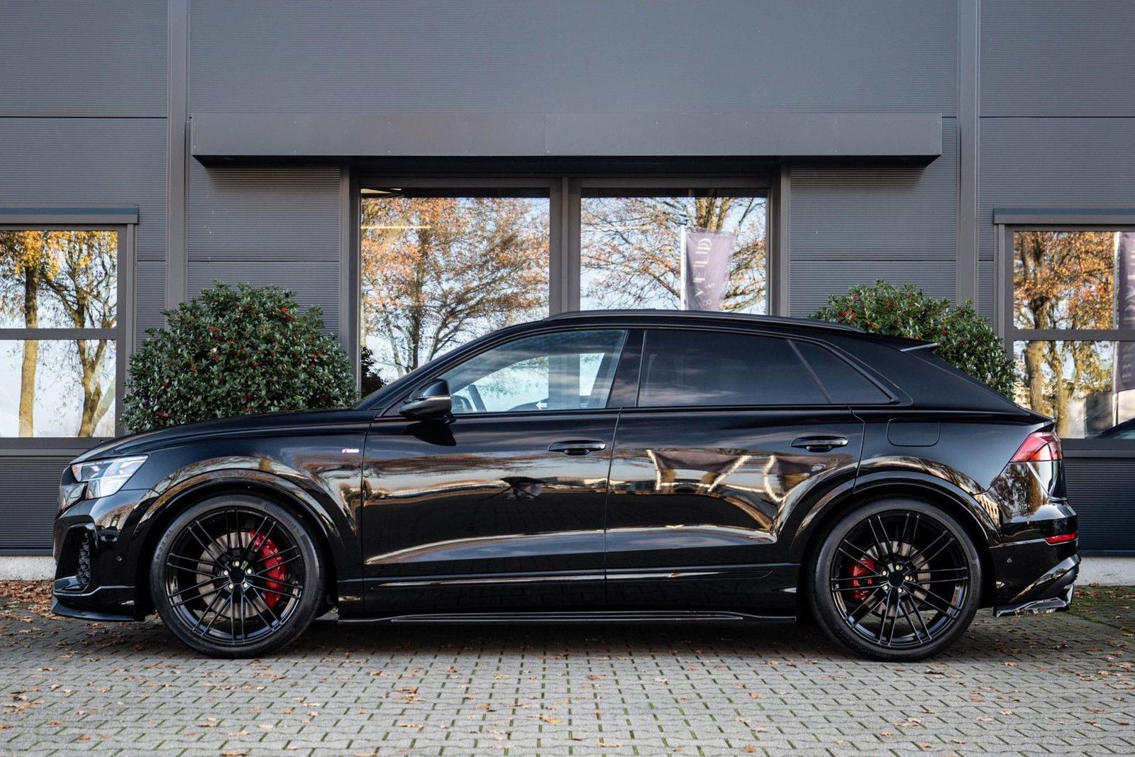 Audi Q8 60 TFSI e Competition 490pk, Carbon, Full-opt imagem 3