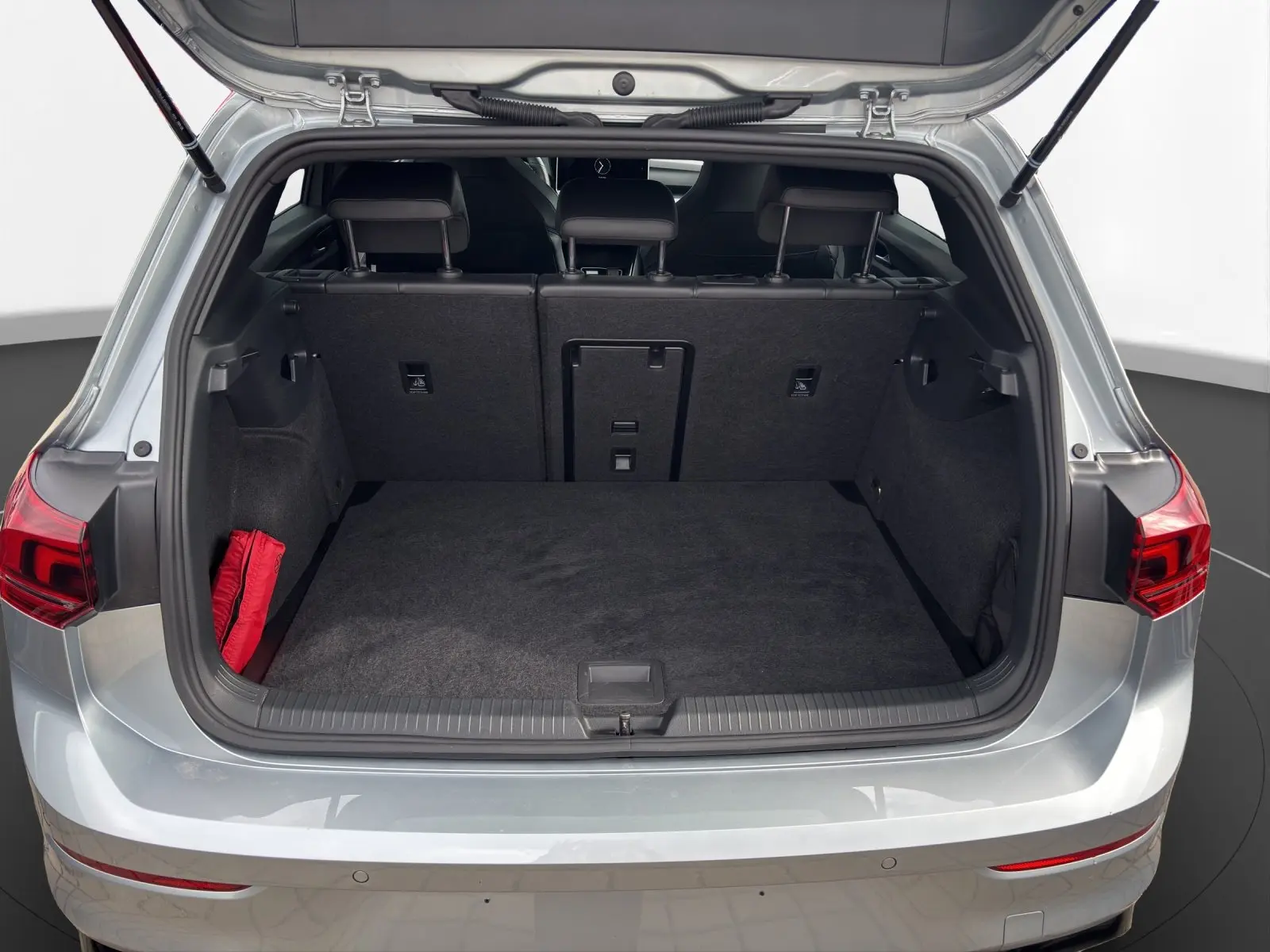 Volkswagen Golf VIII 2.0 TDI DSG R-Line LED SITZH., миниатюра 15