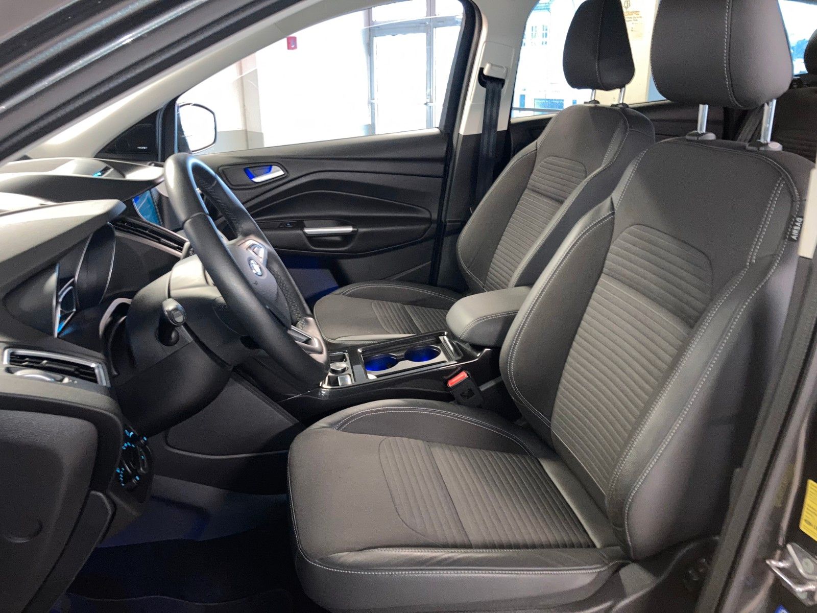 Fahrzeugabbildung Ford Kuga Titanium  Kamera, e. Heckkl., Techno-Paket