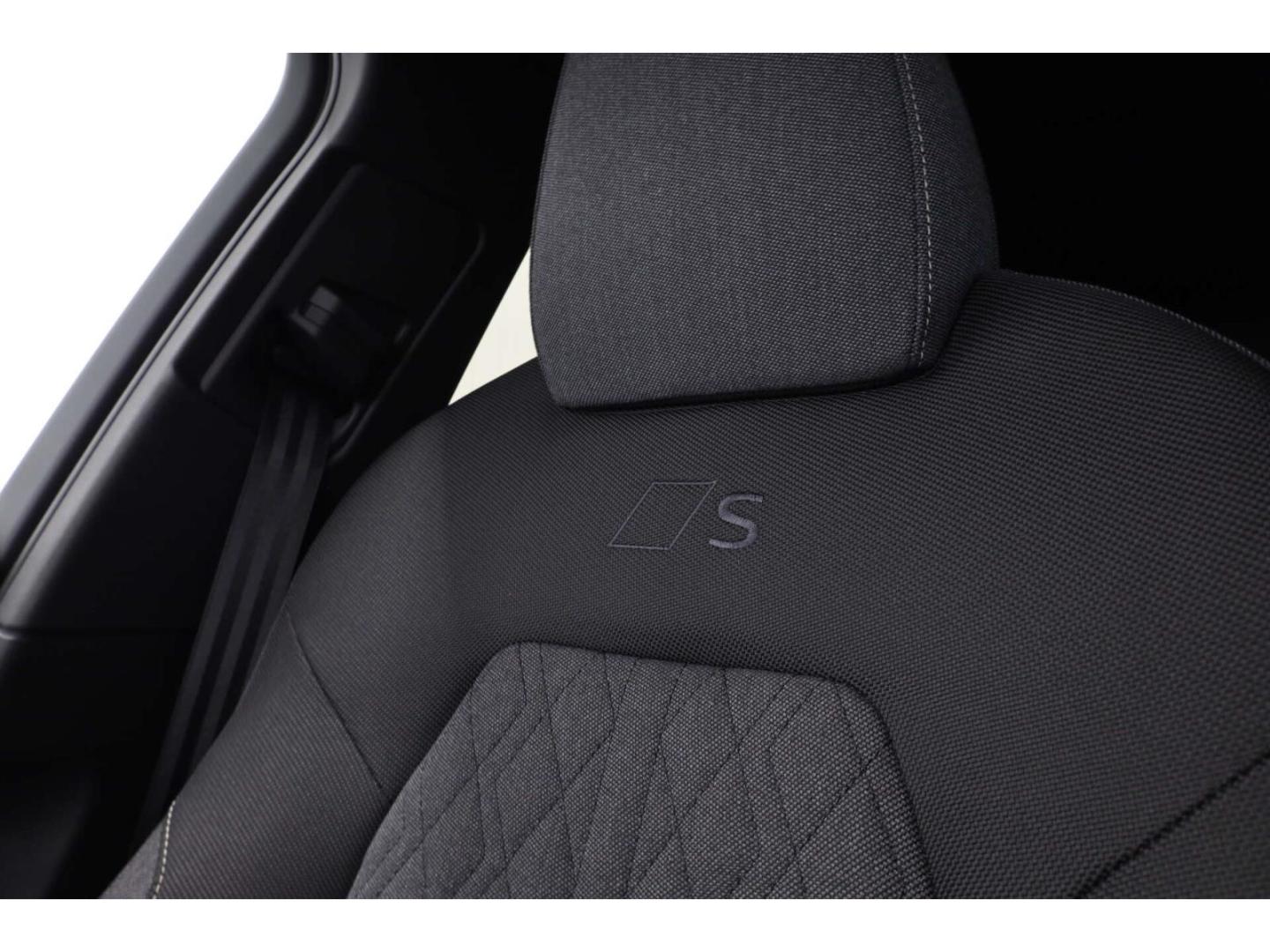 Audi A5 Limousine e-hybrid quattro S line edition one