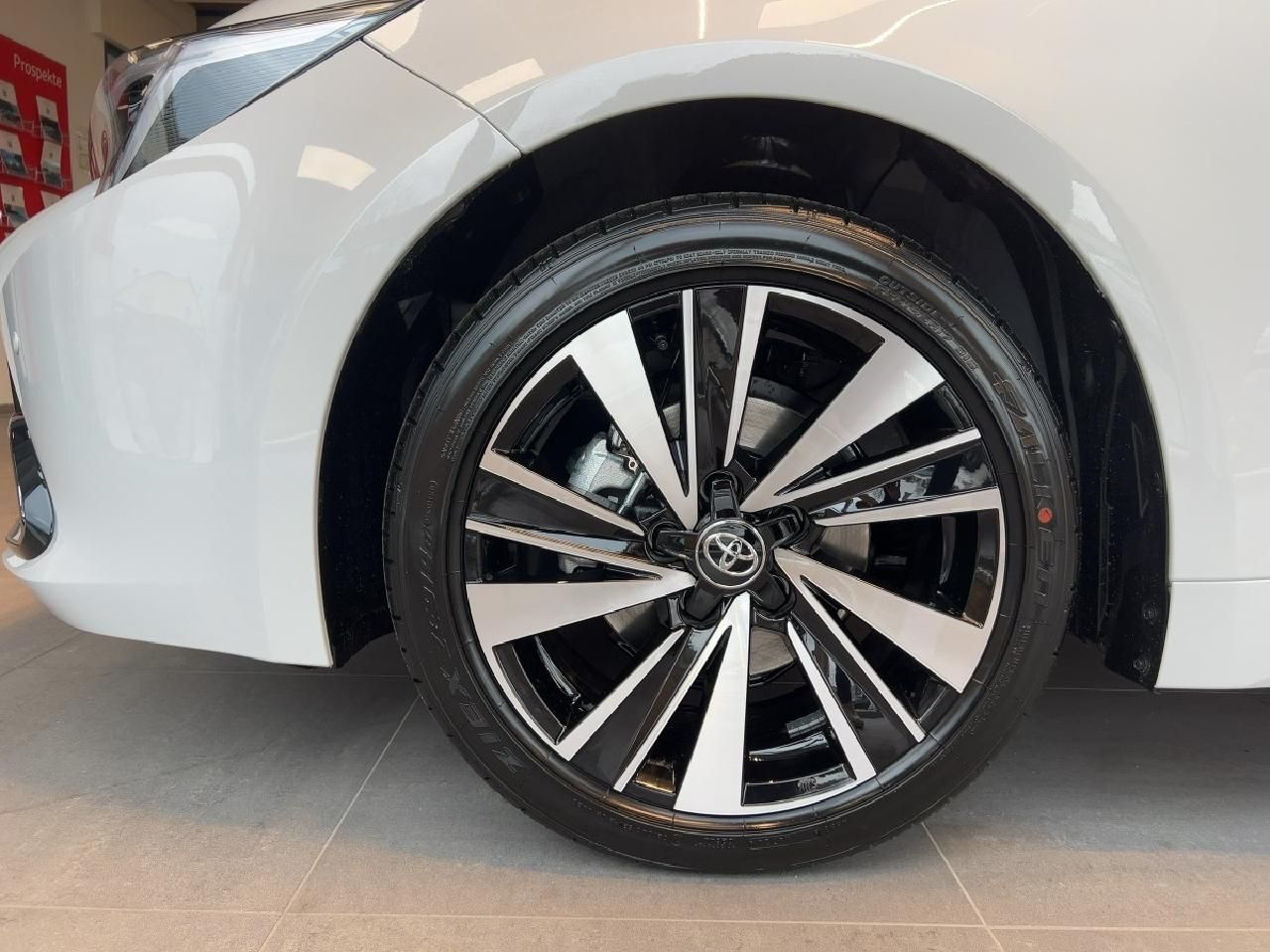 Fahrzeugabbildung Toyota Corolla TS Hyb. 1.8 l Teamplayer