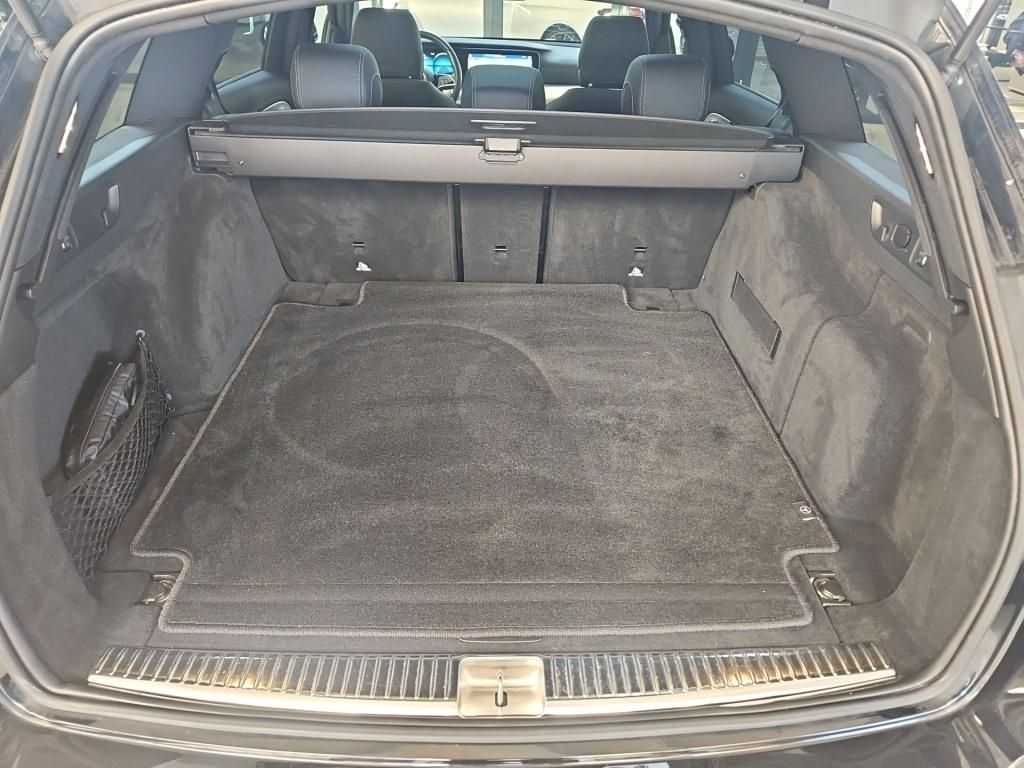 Fahrzeugabbildung Mercedes-Benz E 220 d T Avantg. Pano Standhzg. 360° Burmester