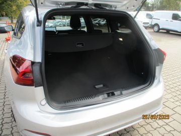 Ford Focus Turnier ST-Line 5j Garantie + Winterpaket