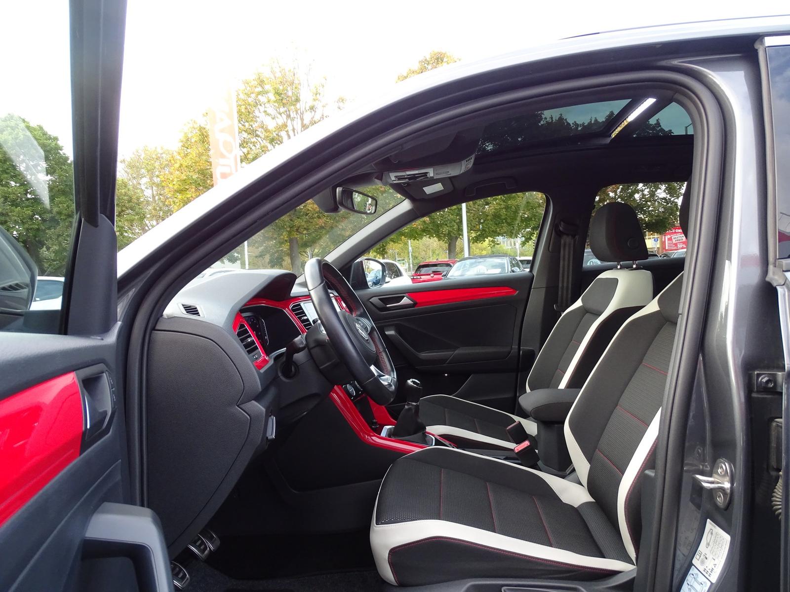 Volkswagen T-Roc 1.5 TSI Sport LED Navi ACC Panorama PDC
