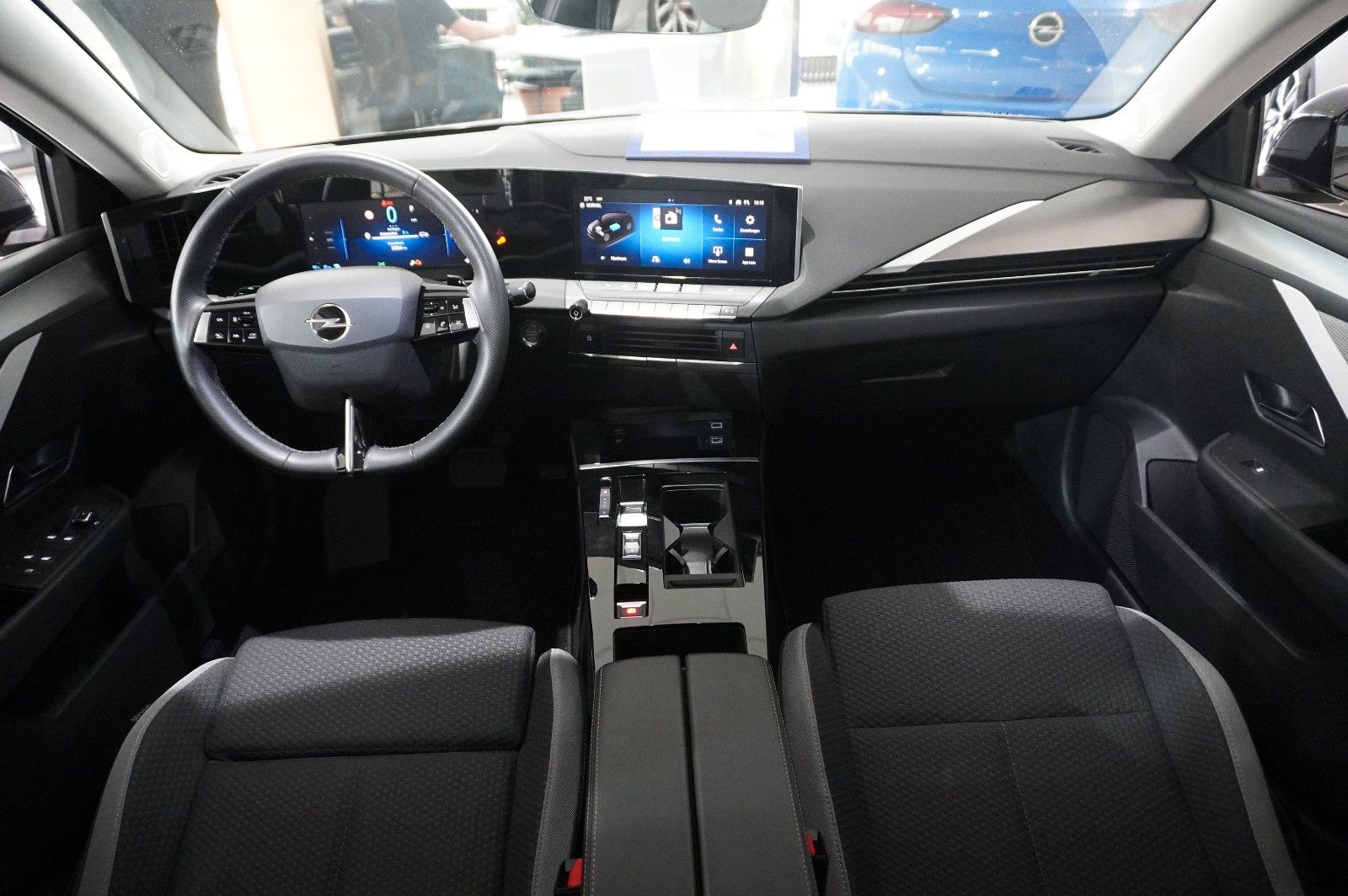 Fahrzeugabbildung Opel Astra L Lim. 1.6 HYBRID BUSINESS NAVI/LED/KAMERA