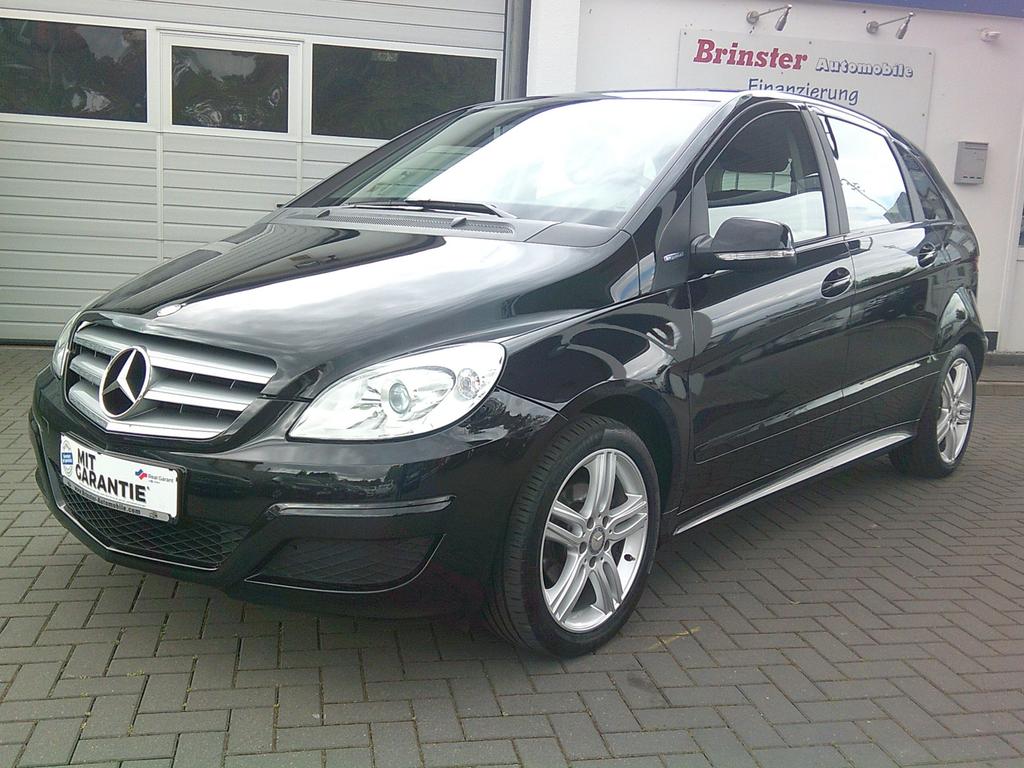 Mercedes-Benz B 180