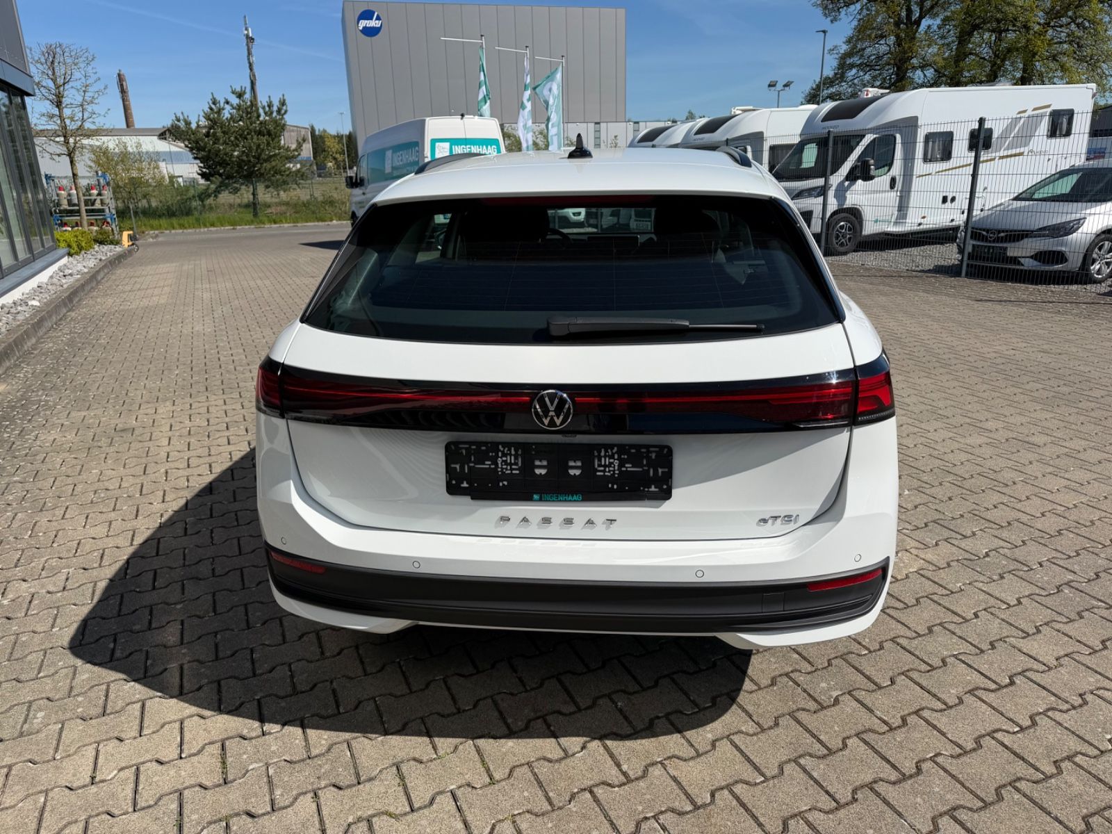 Fahrzeugabbildung Volkswagen Passat Variant 1.5 eTSI 110 kW