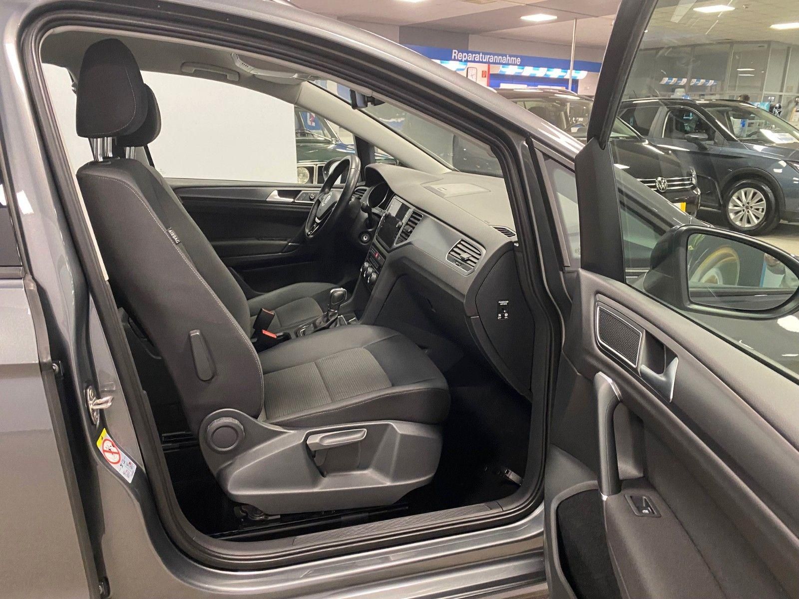 Fahrzeugabbildung Volkswagen Golf Sportsvan 1.5 TSI ACT Comfortline+DSG+ACC+