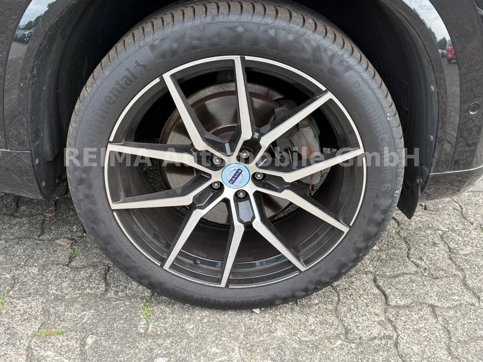 Fahrzeugabbildung Volvo XC 90 2,0 D Momentum AWD, 7 Sitzer, ACC