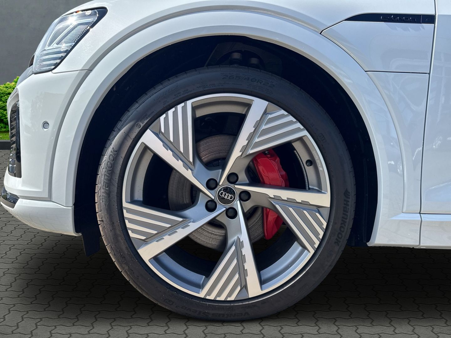 Q8 e-tron 55 quattro S line HUD Luftfederung AD 
