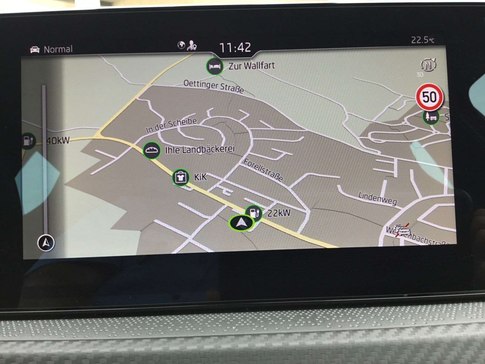 Fahrzeugabbildung SKODA Kamiq 1.5 TSI DSG Monte Carlo+AHK+Navi+Kamera