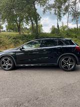 Mercedes-Benz GLA 250 4MATIC AMG NIGHT *STANDHEIZ*PANO*TÜVNEU* - Mercedes-Benz GLA 250: 4matic