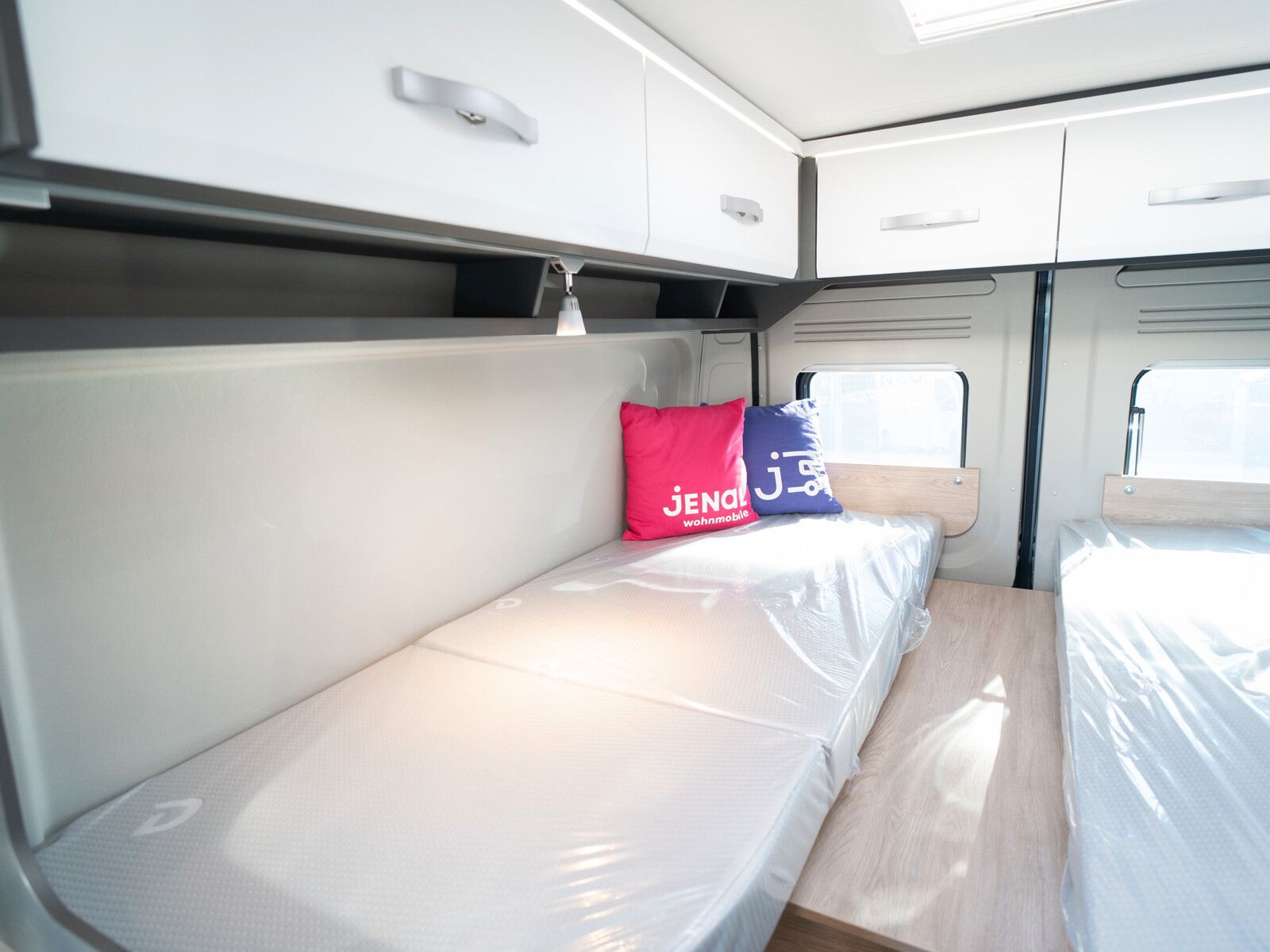 Fahrzeugabbildung Dethleffs Globetrail 640 ES Fiat Heckauszug/Rahmenfenster