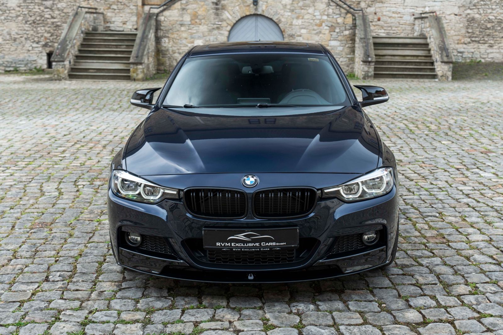 Fahrzeugabbildung BMW 330I M-Performance H&K LED CARPLAY KAM NAV ALC