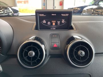 Audi A1 ambition *BI-XENON*PDC*KLIMAAUT*SZHZ*ALU*