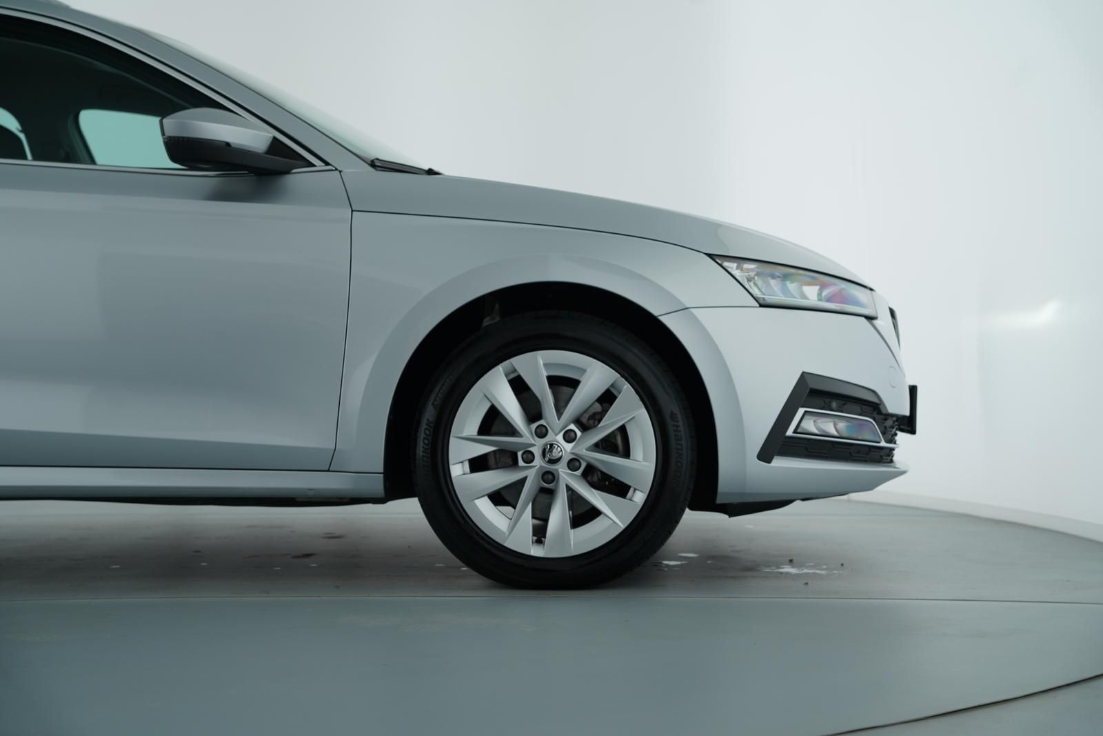 Skoda OCTAVIA COMBI STYLE 2.0TSI DSG 4x4 STANDHEIZUNG foto 5