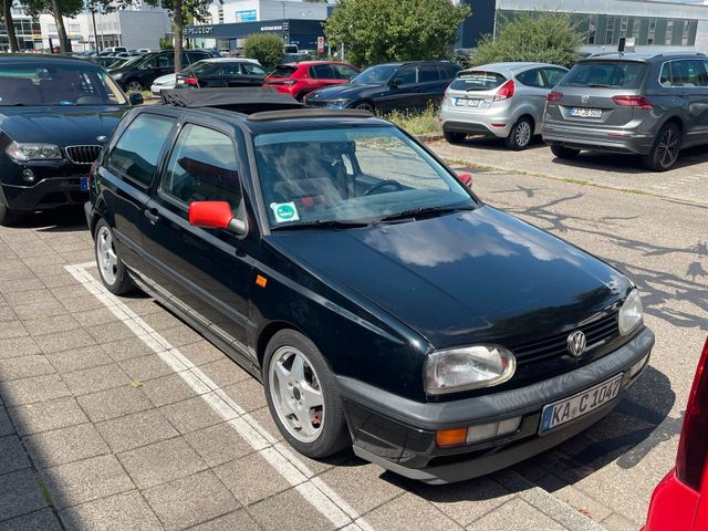 Volkswagen Golf 3 Jubi GTI mit Falt-Schiebedach.ist e...