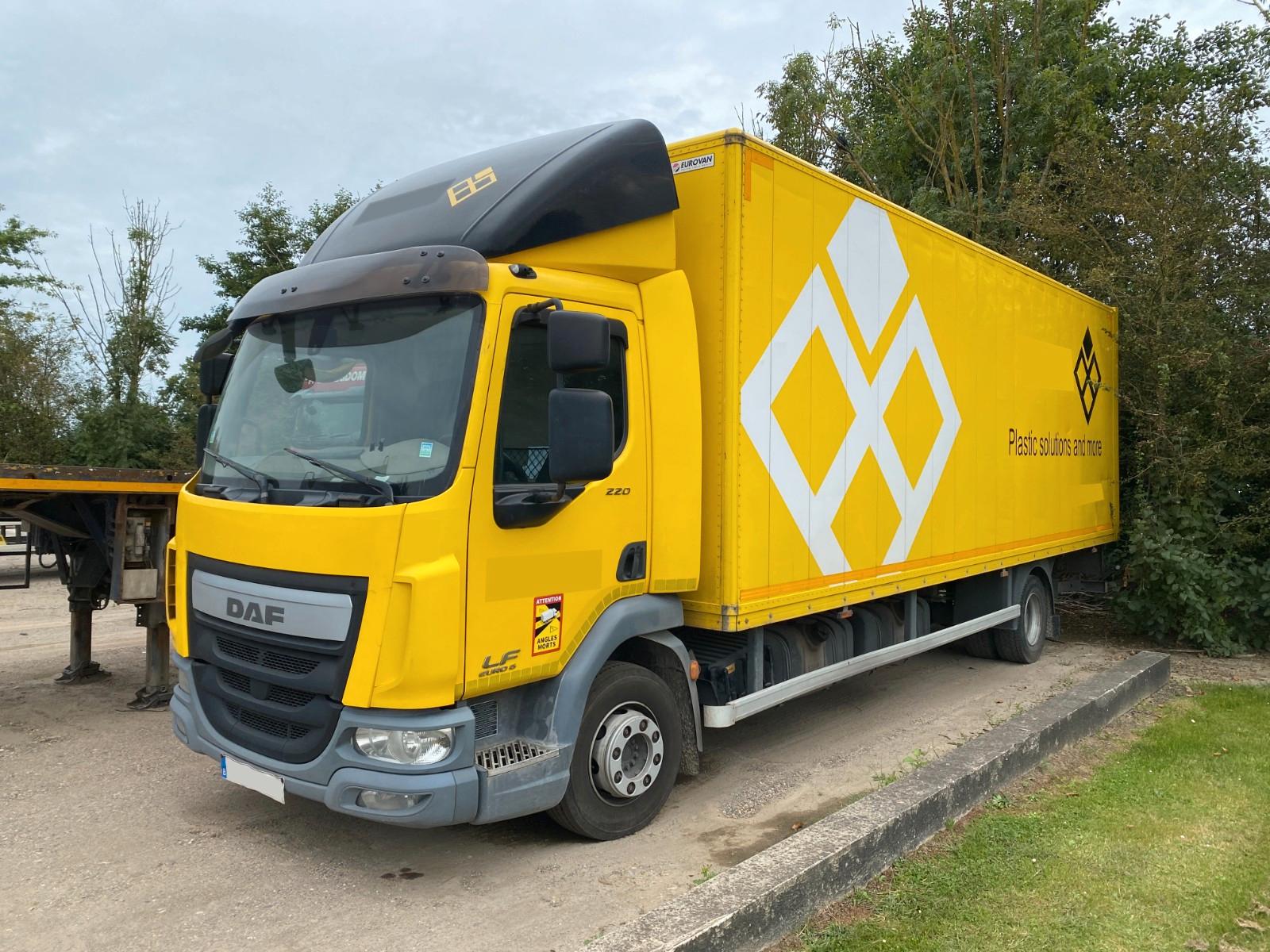 DAF LF55 .220   12 Tonnen/ Schaltgetriebe / BLATT-BL