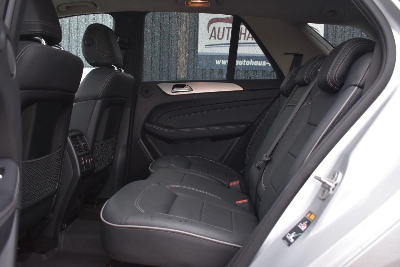 Fahrzeugabbildung Mercedes-Benz ML 350 CDI BlueTec 4Matic AHK/PANO/DISTRONIC