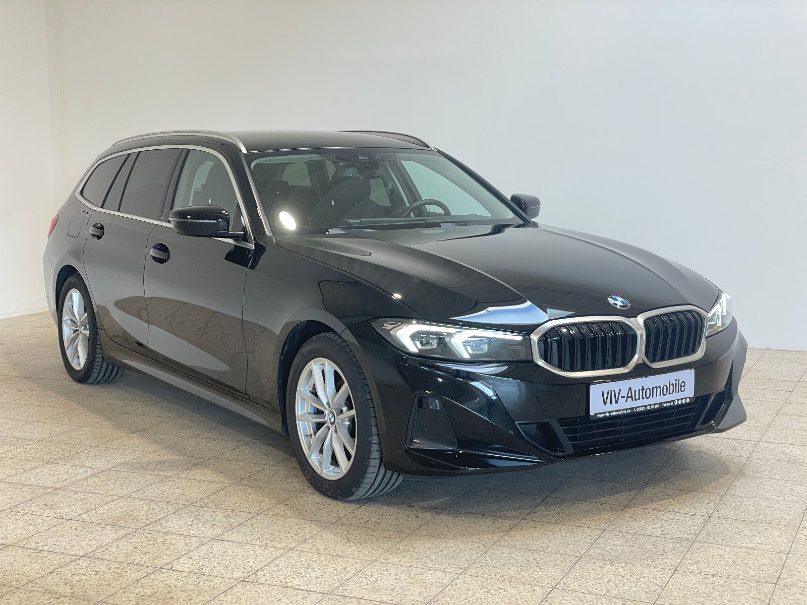 BMW 320d Touring Sport Sitze*Standheizung*H&K*R-CA M foto 3