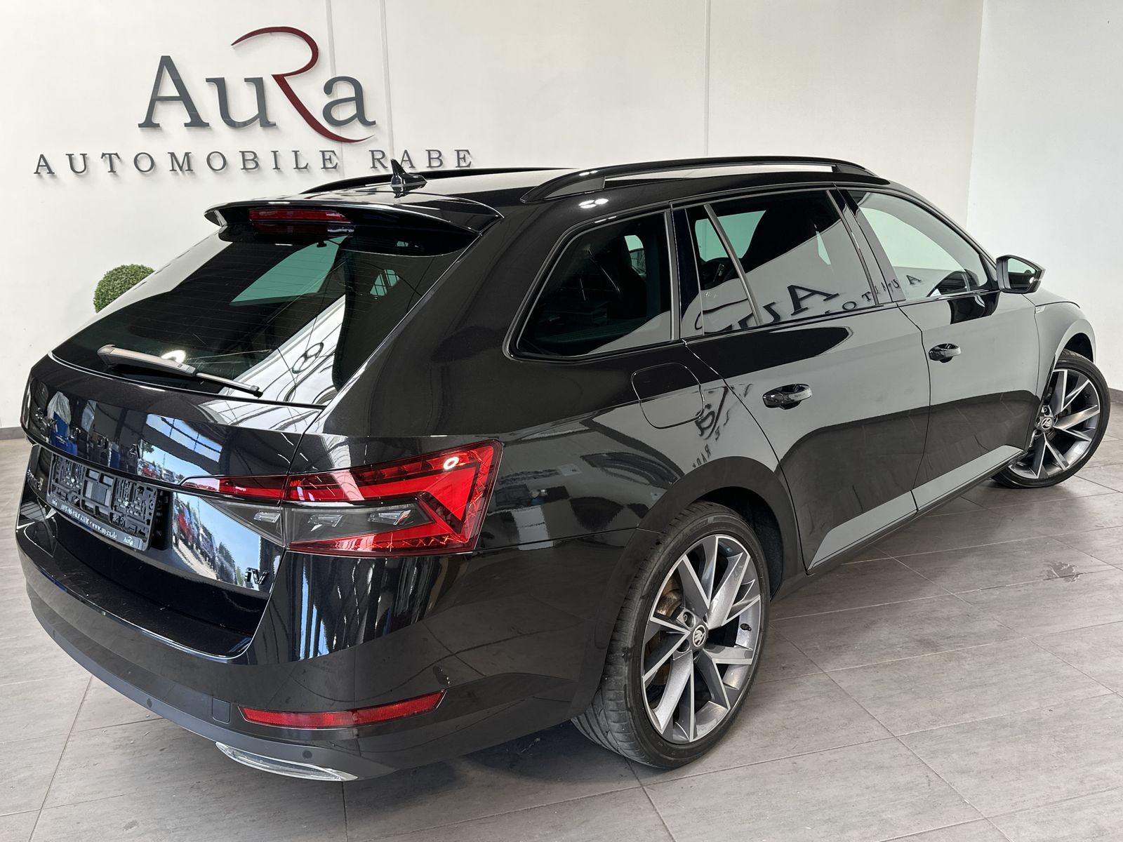 Fahrzeugabbildung SKODA Superb Combi iV 1.4 TSI DSG Sportline NAV+LED+VC