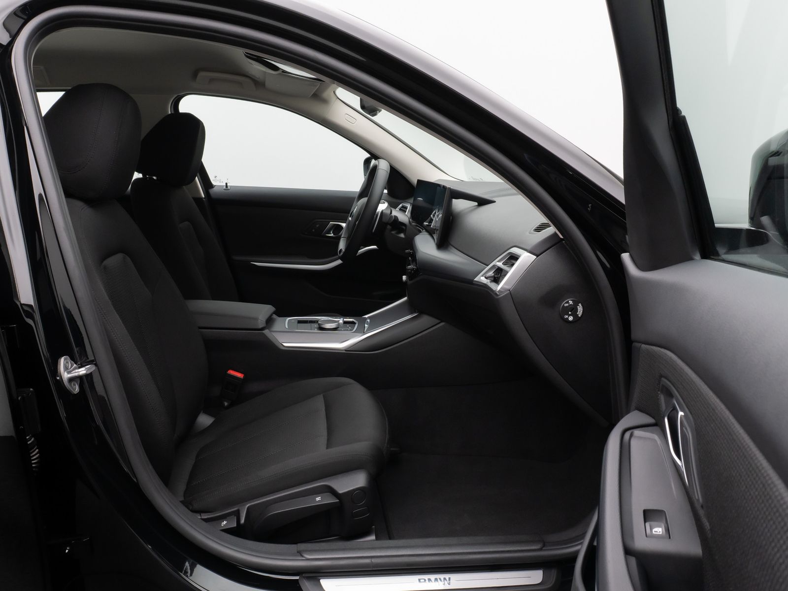 Fahrzeugabbildung BMW 318i Kamera DAB CockPit+ Alarm Geschwindigkeitsr