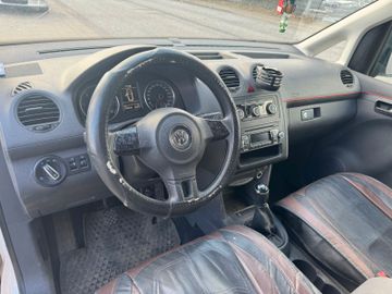 Volkswagen Caddy - 10