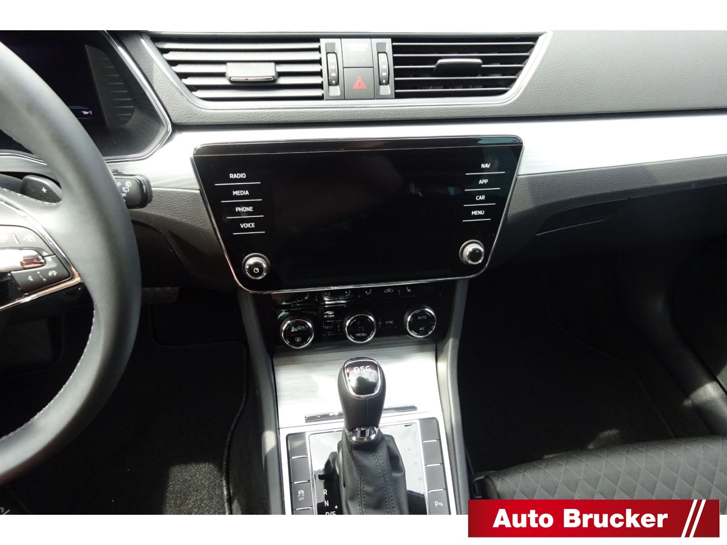Skoda Superb Combi Ambition 2.0 TDI Navi Alu FSE LED foto 17