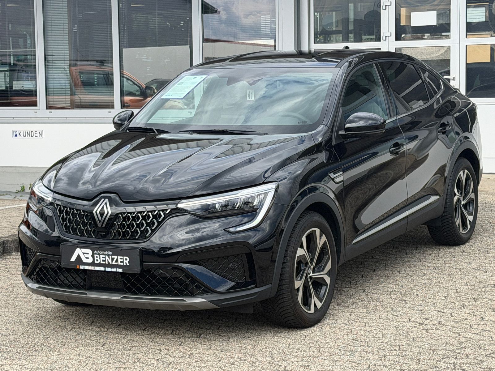 Fahrzeugabbildung Renault Arkana Techno/KAMERA/AMBIENTE/KAMERA/LEDER/ACC