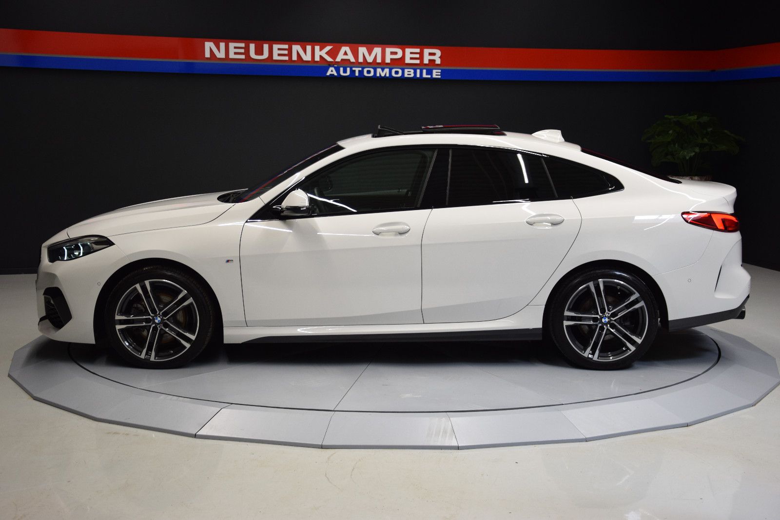 Fahrzeugabbildung BMW 218 Gran Coupé M Sport Pano H&k Leder ACC Kamera