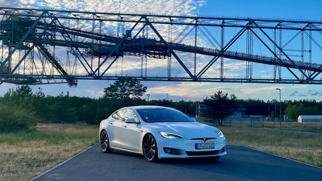 Tesla Model S 90D | Free Charging | 21 Zoll Felgen 