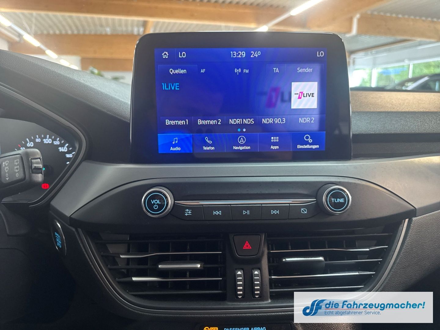 Fahrzeugabbildung Ford Focus Turnier Cool & Connect Navi LED Apple CarP