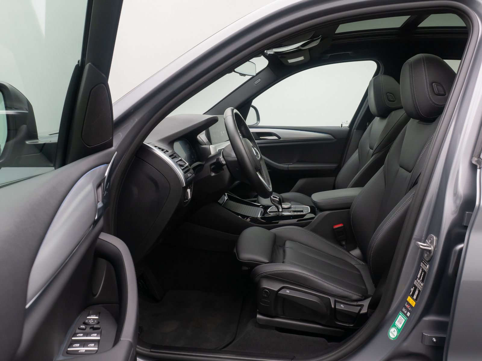 Fahrzeugabbildung BMW X3 xD30e Alarm DAB HiFi Kamera Sportsitz Panoram