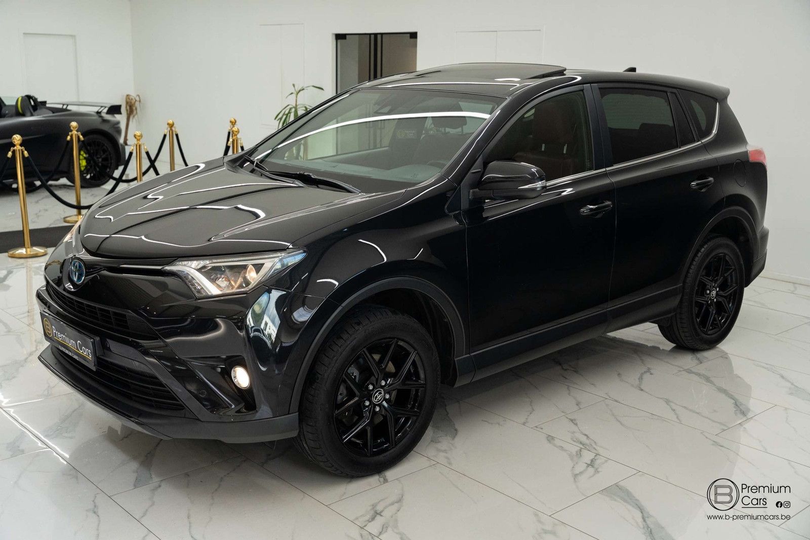 Toyota RAV4 2.5i hybrid black edition! 2x4! FULL OPTION imagem 3