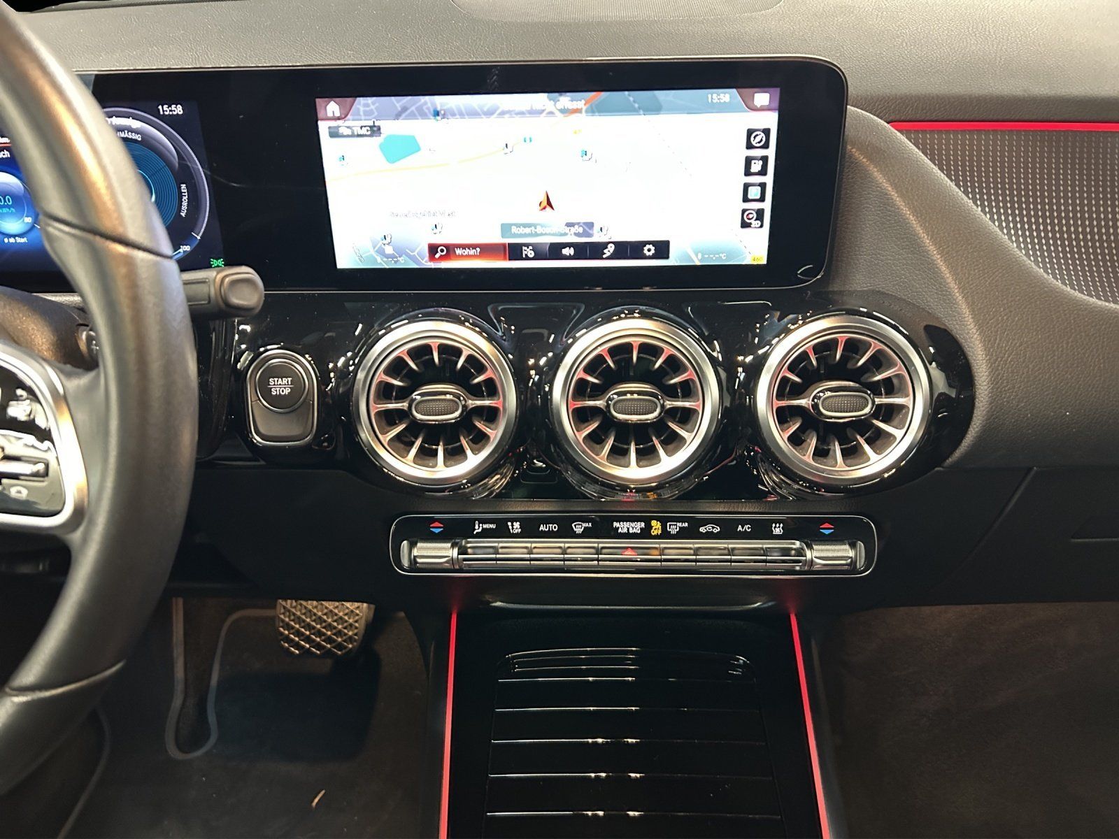 Fahrzeugabbildung Mercedes-Benz EQA250 Prog DISTRO Pano Memo Hifi 360°KeyGo Busi