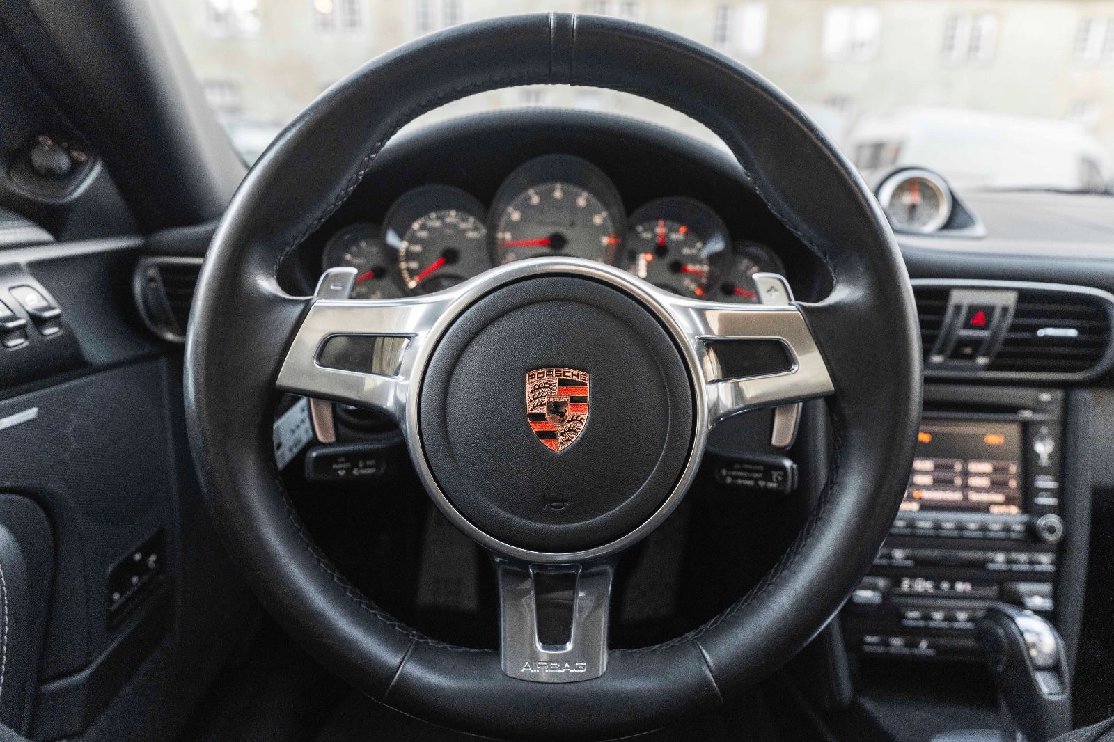 Fahrzeugabbildung Porsche 911 Turbo S Coupe 977 PCCB BOSE SPORT CHRONO NAV