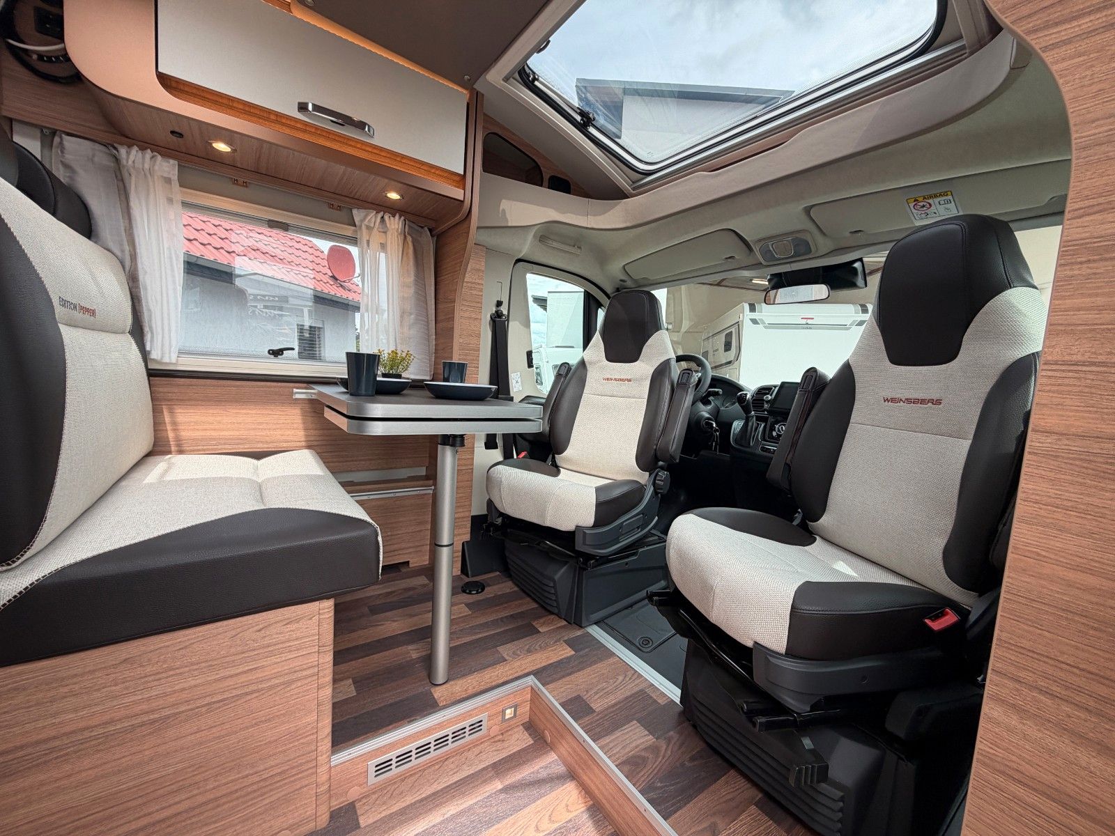 Fahrzeugabbildung Weinsberg CaraCompact Edition Pepper 600 MEG AT