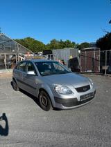 Kia Rio 1.4  Kein Tüv 2.Vorbesitzer - gebrauchte Kia Rio aus dem Jahr 2007