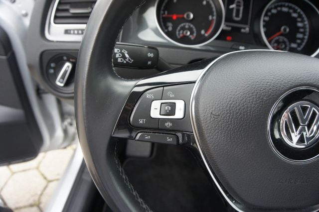 Fahrzeugabbildung Volkswagen Golf VII Var. 1.6 TDI Comfort LED ACC SHZ APP