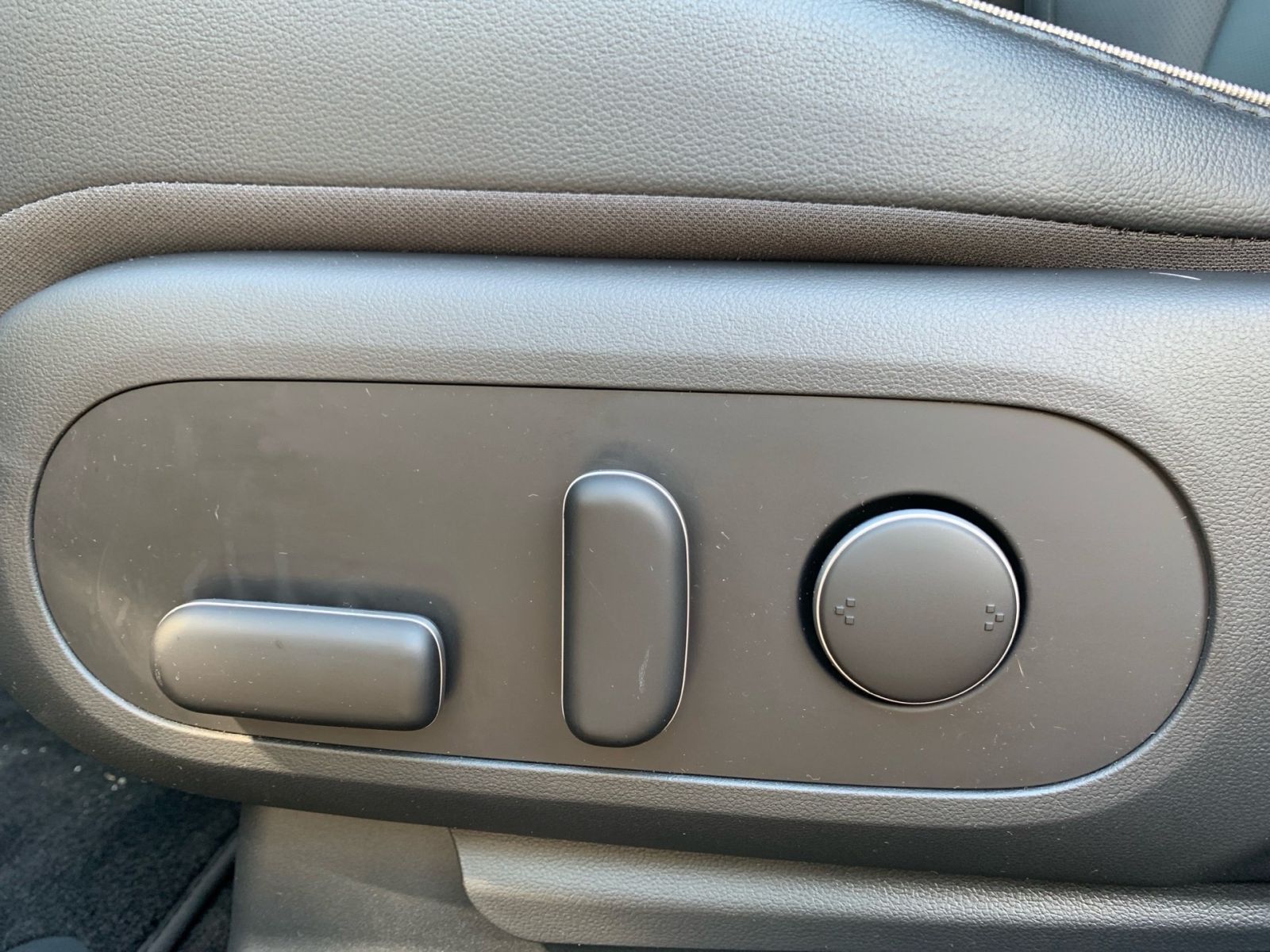 Fahrzeugabbildung Hyundai IONIQ 5 Techniq 77,4 kWh Assi el.HK Sitz Paket