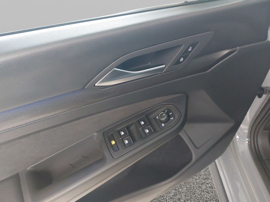 Fahrzeugabbildung Volkswagen Golf 2.0 TDI GTD Matrix Head Up Black Style ACC