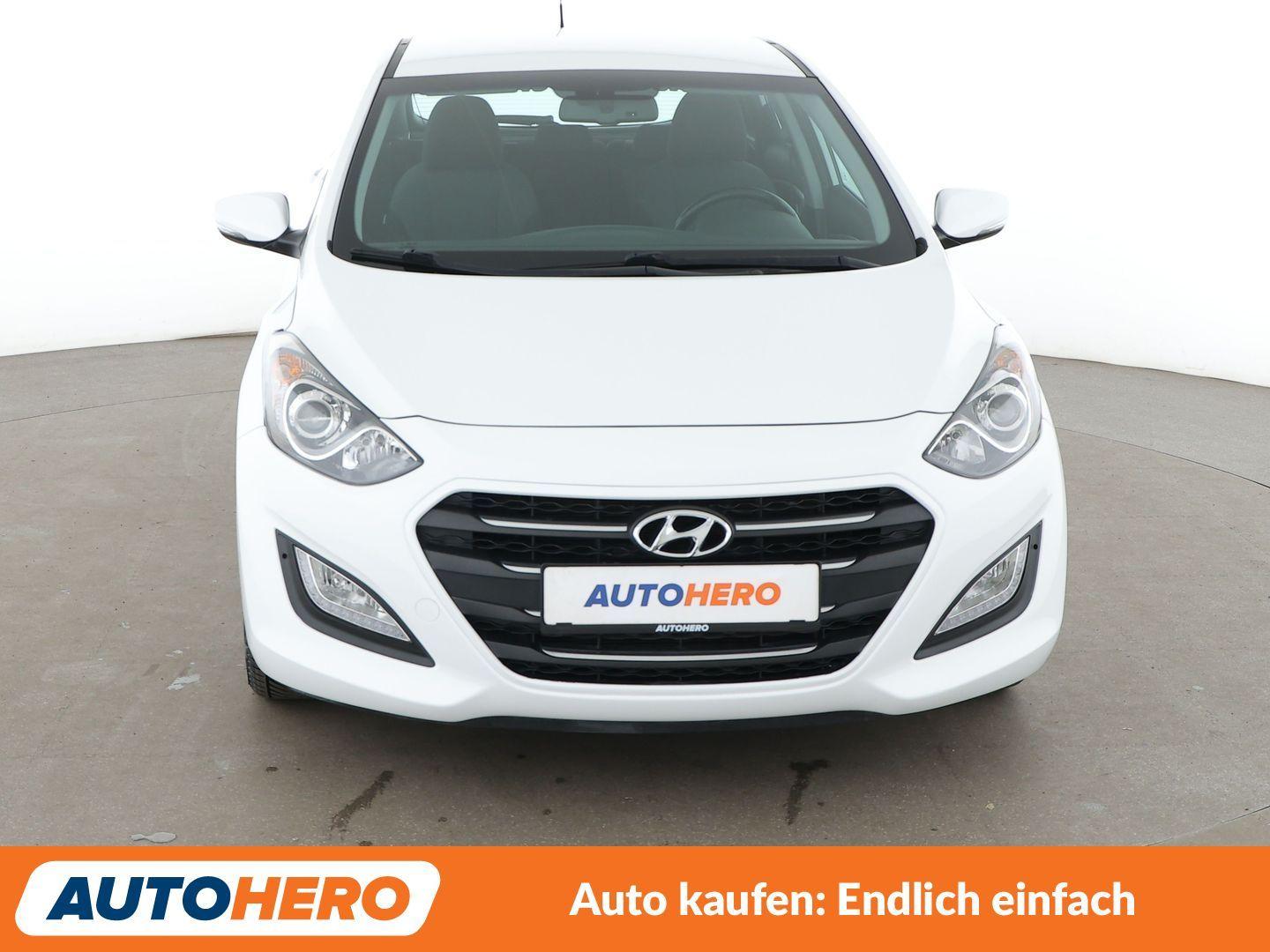 Hyundai i30 1.4 Comfort *NAVI*TEMPO*PDC*SHZ*ALU*KLIMA*