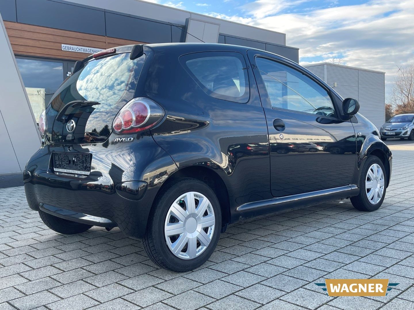 Fahrzeugabbildung Toyota Aygo Basis Servolenkung Radio TÜV 05/2026