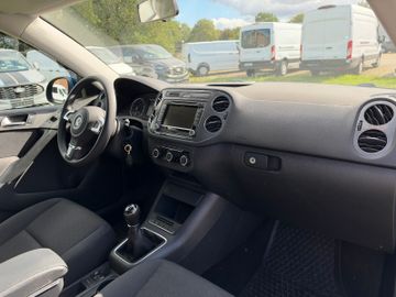 Volkswagen Tiguan - 9